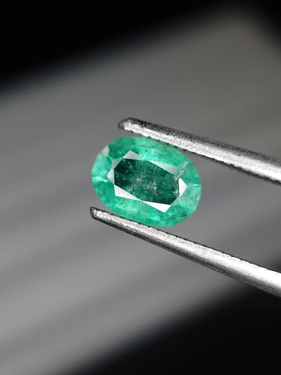 0.8ct Natural Panjsher Emerald Oval Faceted from Afghanistan — view 3